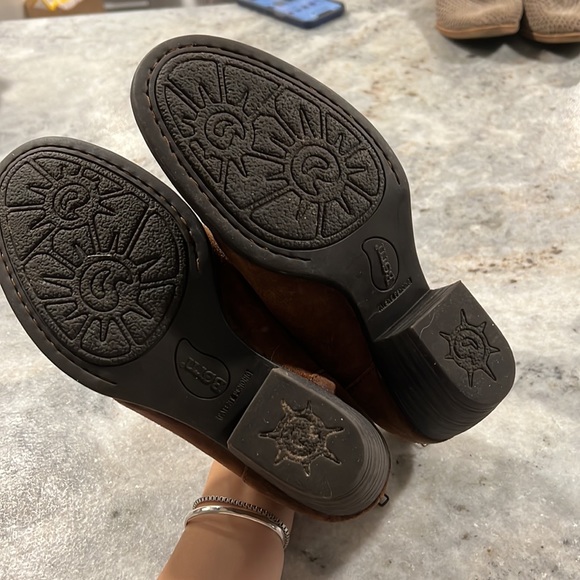 Born brand leather booties, size 8.5 - Picture 2 of 3